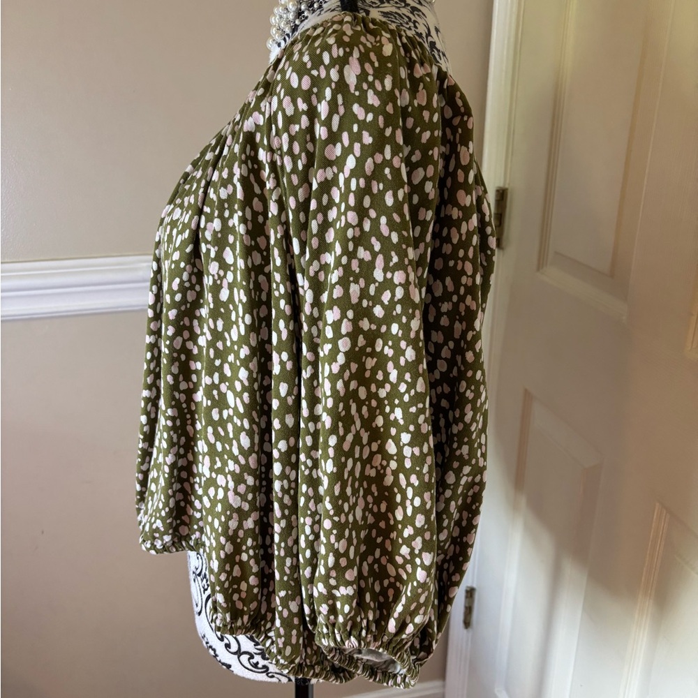 Eloquentii- Women's Plus Size Dot Print peasant top, size 22/24 - Picture 6 of 10